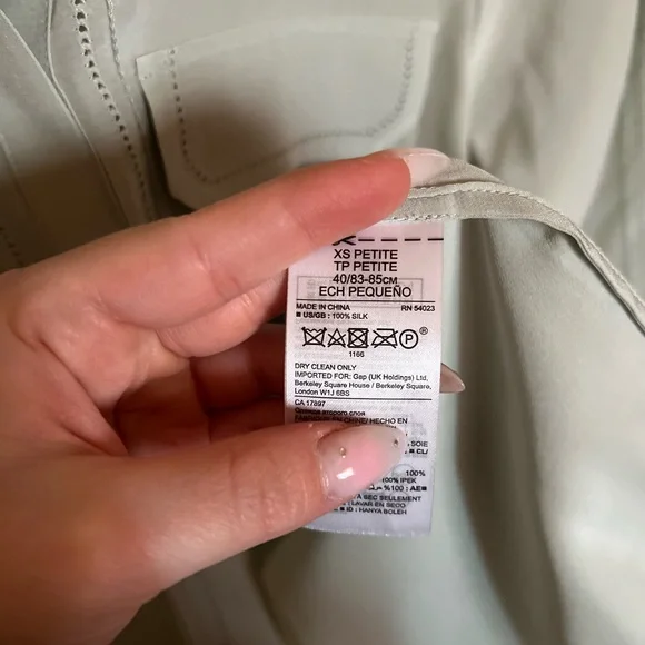 Sage Green 100% Silk Banana Republic Button Down - Picture 6 of 7